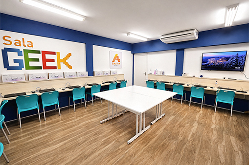Sala geek de tecnologia e robótica